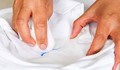 Лесен трик за премахване на петна от грим по дрехите