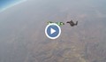 Мъж скочи от 7,6 километра без парашут