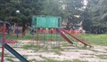 Опасна детска пързалка в квартал "Здравец"