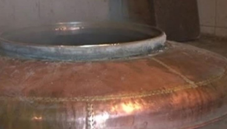 63-годишният мъж е паднал от височината на съда за ферментация и се задушил