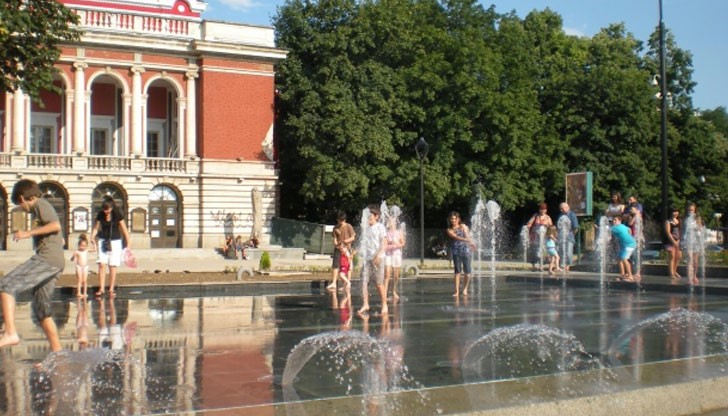 Месец август ще започне с нови горещини, като в понеделник се очаква термометърът да показва до 39 градуса