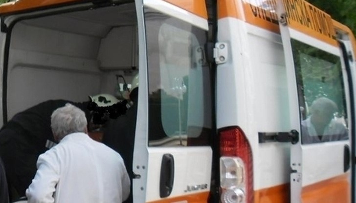 Лекият автомобил е напълно унищожен от катастрофата Лекият автомобил е напълно унищожен от катастрофата