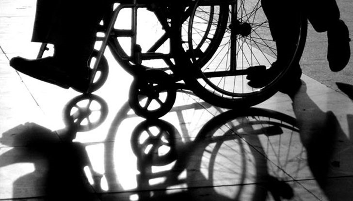 От справката на министър Русинова всъщност излиза, че България би трябвало да е световен лидер по хора с увреждания на глава от населението