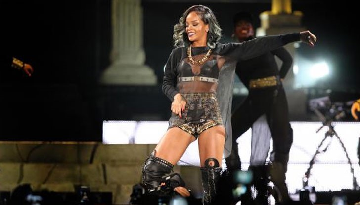 В случай, че имате билет за неин концерт, гледайте да се сдобиете със смартгривната "Покемон Гоу плюс"