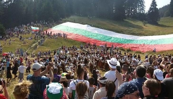 И цените са като знамето – все по-високи всяка година И цените са като знамето – все по-високи всяка година