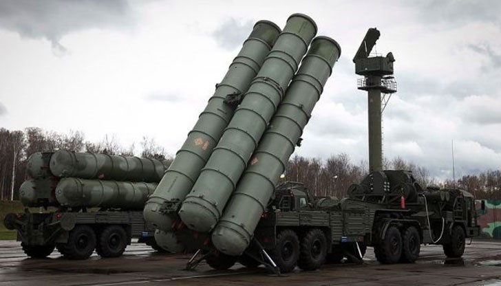 Руските военни прехвърлят в Крим най-новите зенитно-ракетни комплекси