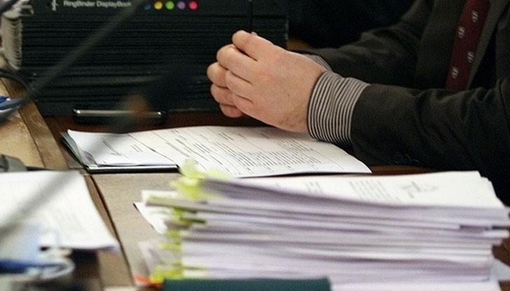 Постъпването на държавна служба в съответната администрация задължително ще се предхожда от конкурс, който ще бъде на два етапа