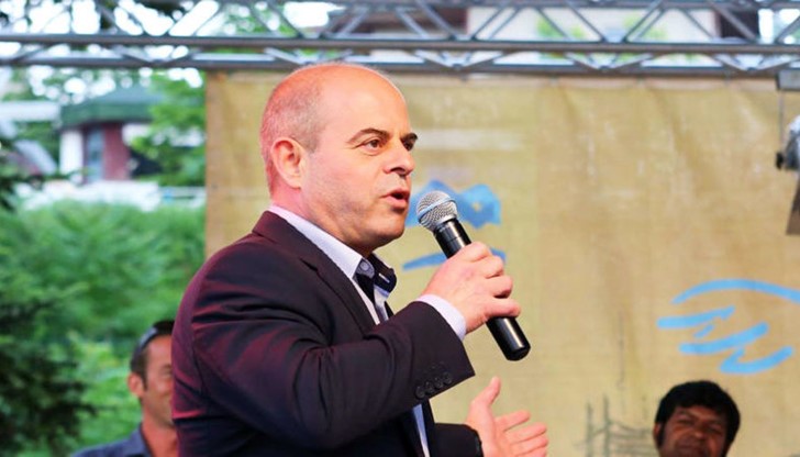 Комунистическа номенклатура и шестаци заемаха ключови позиции в управлението на Русе в годините на прехода, а днес ни управлява щатен сътрудник на ДС