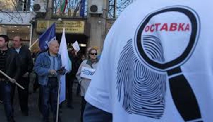 Хората, които финансират здравната система, са третирани от управляващите като престъпници Хората, които финансират здравната система, са третирани от управляващите като престъпници