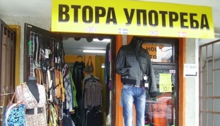 Често надценката е в размер на 300%, а съдии и адвокати се редят на опашка в дрипшопите