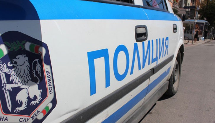 Малчуганите си играели на криеница между блоковете на една от улиците, когато намерили чантата Малчуганите си играели на криеница между блоковете на една от улиците, когато намерили чантата