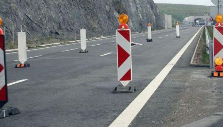 Шофьорите да карат с повишено внимание, спазвайки поставените пътни знаци