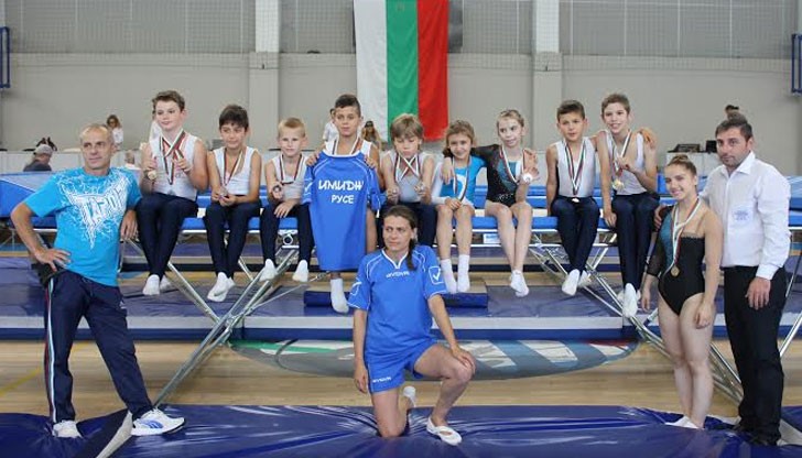 Спортният клуб скокове на батут спечели титили в зала "Арена Армеец"