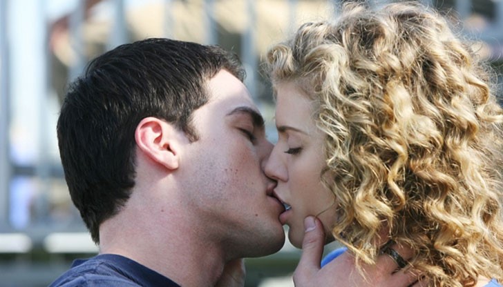 Колкото и странно да звучи, някъде по света този акт на близост носи последствия! Колкото и странно да звучи, някъде по света този акт на близост носи последствия!