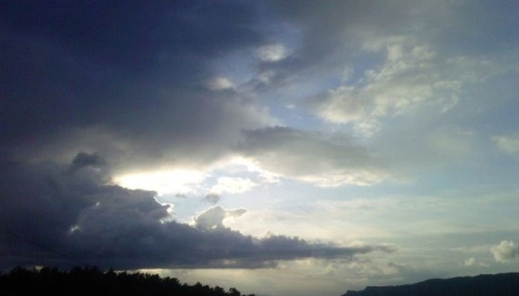 Бурите и градушките ще продължат и днес Бурите и градушките ще продължат и днес