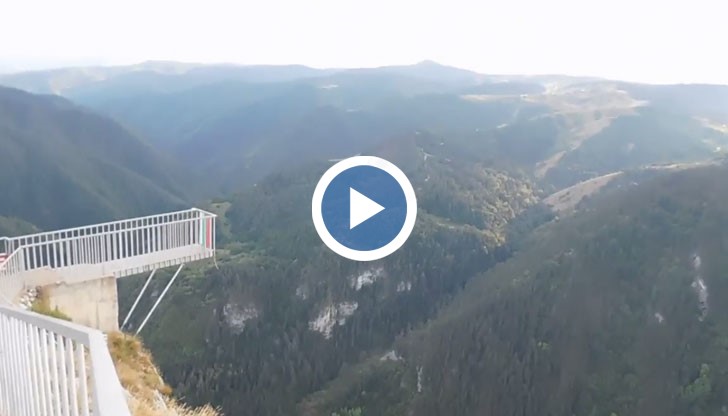 Уникалната платформа по подобие на тази от Гранд каньон в Колорадо, наречена Орлово око, е на ръба на скала на високия 1563 м връх Свети Илия