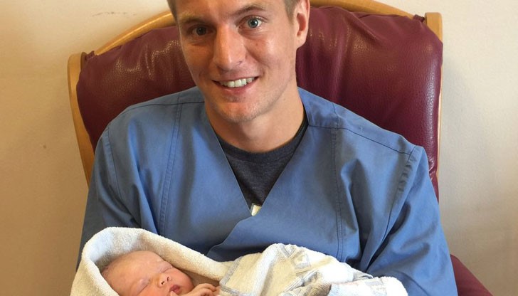 Световният шампион с бундестима и европейски клубен с "Реал" (Мадрид) Тони Кроос вече е баща и на дъщеря