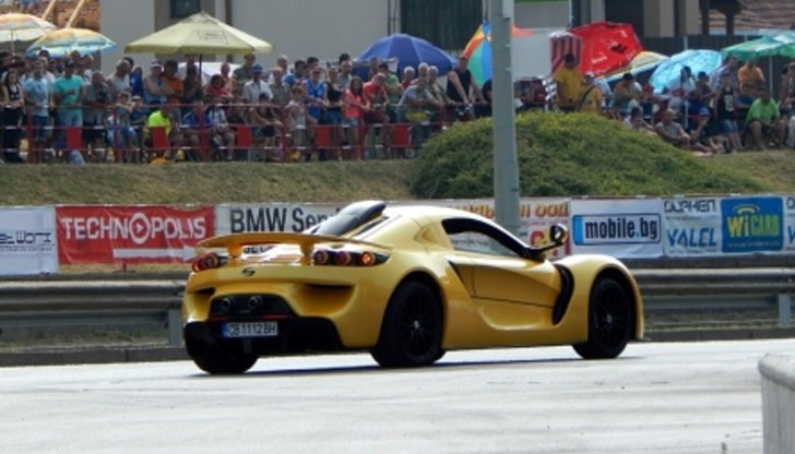 Надпреварите ще продължат до 18:30 днес, и ще включват състезания в затворен маршрут, демонстративно шоу, както и голямата атракция - състезанието "Grand Prix Ruse 2016"