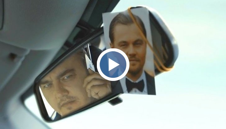 33-годишният Роман Бурцев може и да е малко по-тежък от носителя на "Оскар", но в лицето двамата имат сходни черти