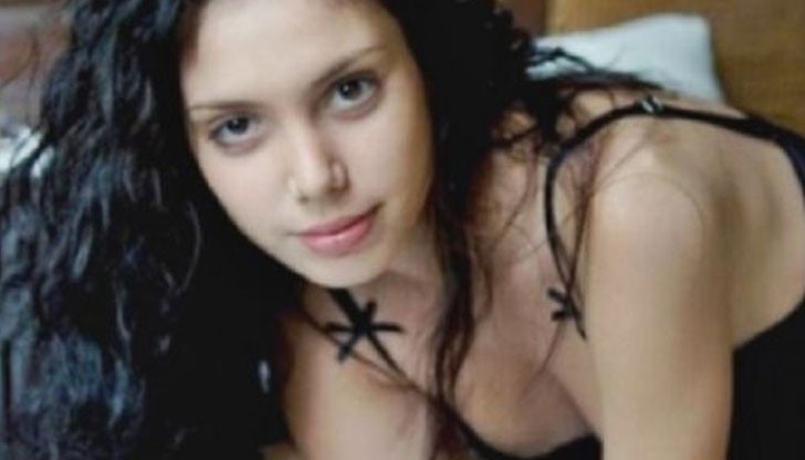 Това е Мая и тя не крие, че получава възхищение, пари и услуги от възрастни мъже! Това е Мая и тя не крие, че получава възхищение, пари и услуги от възрастни мъже!