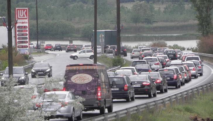 Поне четири гастарбайтерски коли са се ударили на 67 км от автомагистрала „Тракия” в посока Пловдив