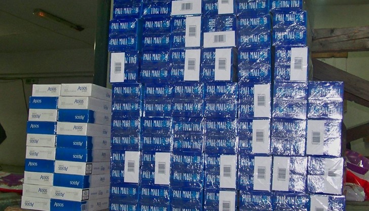 Шофьорът уплътнил кухините около акумулаторния отсек на влекача с контрабандни цигари