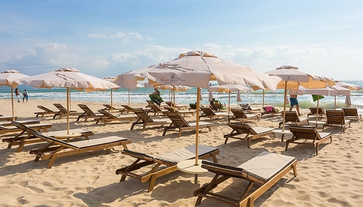Проверката за цената на чадъра и шезлонга ще е възможна за повече от 90 плажа