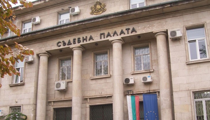 Агресивният врачанин ще трябва да се изръси с близо десет бона, с които да прати болките и трите операции на банкера Агресивният врачанин ще трябва да се изръси с близо десет бона, с които да прати болките и трите операции на банкера