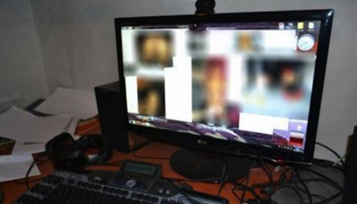 Чужденецът разпространявал порнографски клипове от русенско село