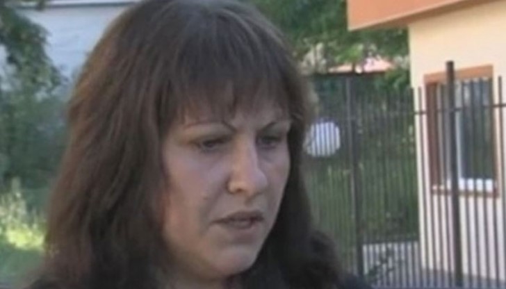 Майки и възпитателки са разпознали гласа на възпитателката Деница Атанасова, която обаче не си признава