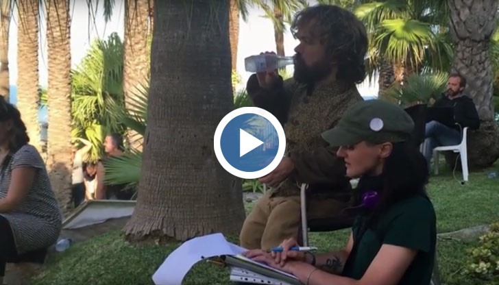 Насладете се на видеото и забележете, че не е лесно човек да сече дърва