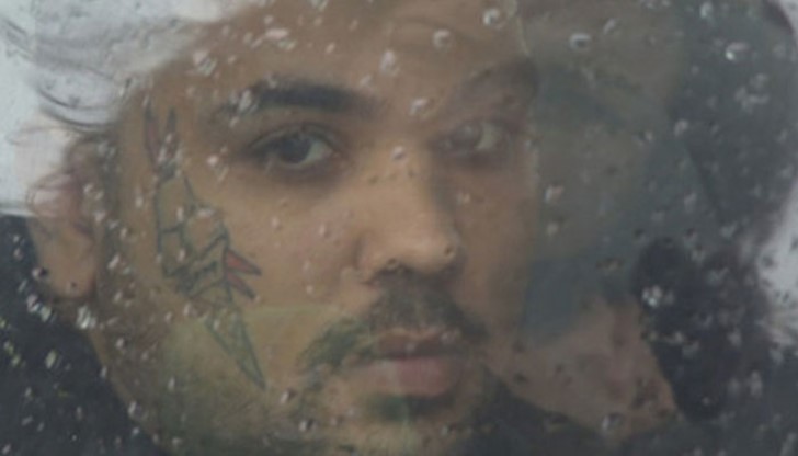 Скандално известния Михаил Бериша, който през пролетта нападна шофьор на такси след лека катастрофа и изпочупи колата му с бухалка, потроши още един автомобил