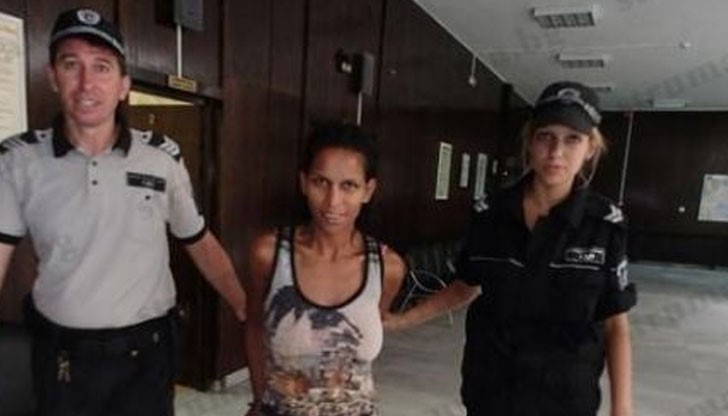 Вергиния Ангелова е задържана вчера в полицията, след като е обвинена, че на 5-и юни откраднала дамска чанта от фризьорски салон Вергиния Ангелова е задържана вчера в полицията, след като е обвинена, че на 5-и юни откраднала дамска чанта от фризьорски салон