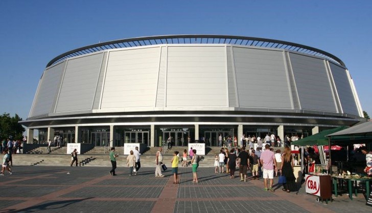 Предлагат отделяне на спортната зала от Проект Русе АД и обособяването и в самостоятелно дружество Предлагат отделяне на спортната зала от Проект Русе АД и обособяването и в самостоятелно дружество