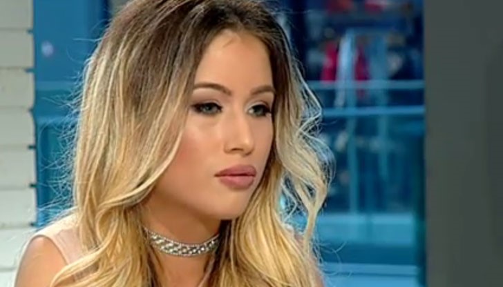 Аз съм едно момиче, което е постигнало всичко - само! Аз съм едно момиче, което е постигнало всичко - само!