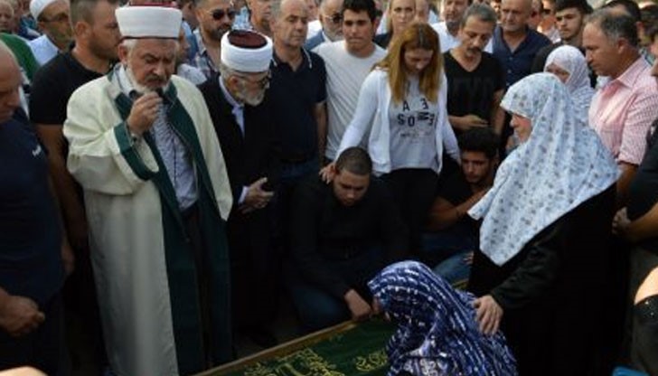 Последно сбогом казаха в сряда близки и роднини на 19-годишния Хюсеин Дайцик, който загина в Мюнхен