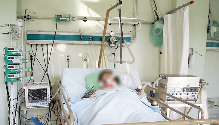 Лекари съобщиха подробности за състоянието на мъжа, който беше ударен от мълния на покрива си / Снимката е илюстративна Лекари съобщиха подробности за състоянието на мъжа, който беше ударен от мълния на покрива си / Снимката е илюстративна