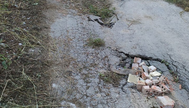 От една година, все пращам ли, пращам писма до общината, а те от своя страна все едно и също ми отговарят