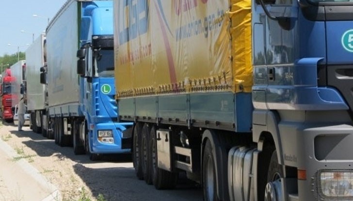 От Съюза на международните превозвачи заявиха, че към момента няма данни за бедстващи наши шофьори От Съюза на международните превозвачи заявиха, че към момента няма данни за бедстващи наши шофьори