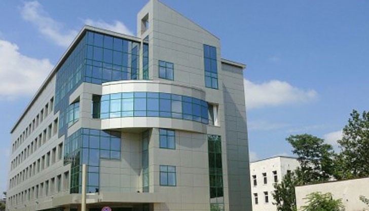 Младите хора трябва да заплащат сами здравните си осигуровки до постъпването на работа