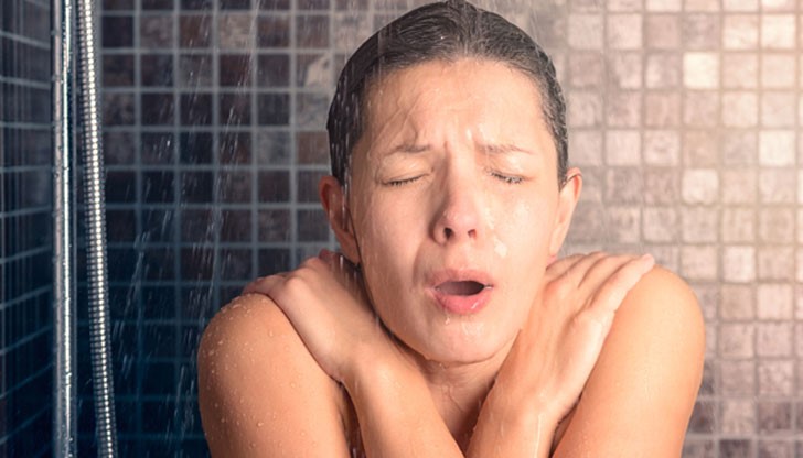 Привърженици на студения душ твърдят, че тази терапия е като гориво за имунната система