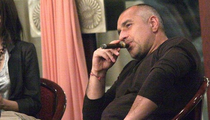 Той нарече върха на популизма, че заплата на премиера е 4000 лв., а всичко опира до него Той нарече върха на популизма, че заплата на премиера е 4000 лв., а всичко опира до него