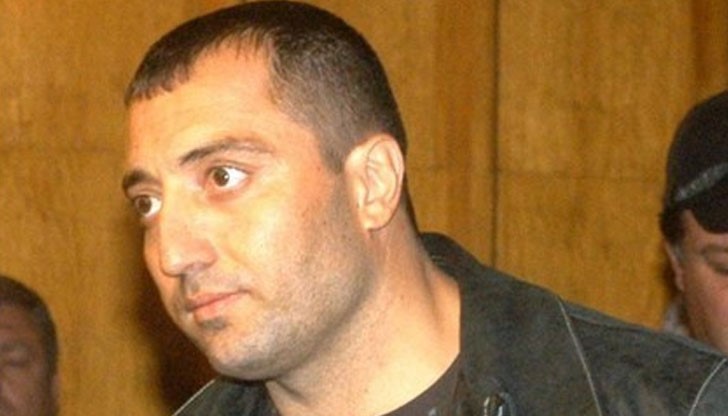 Екшън пред болницата, в която лекуват Димитър Желязков Екшън пред болницата, в която лекуват Димитър Желязков