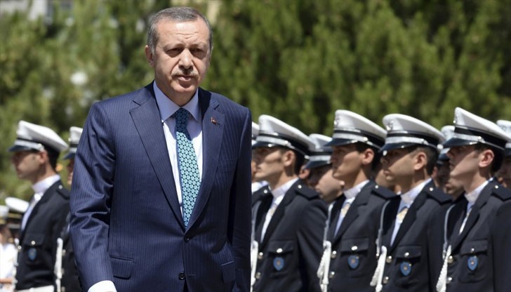 Главната дирекция на полицията е наредила да бъдат отстранени от длъжност 7850 служители от цялата страна Главната дирекция на полицията е наредила да бъдат отстранени от длъжност 7850 служители от цялата страна