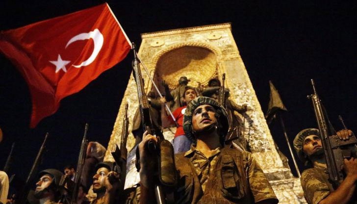 29 души от Върховния съвет по радиото и телевизия на Турция са били уволнени във връзка с опита за преврат в страната
