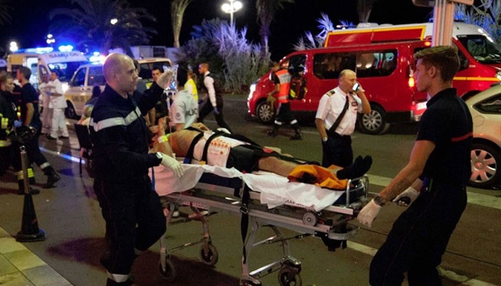 Френският вестник Nice-Matin съобщава, че след атаката 54 ранени деца са приети в местна болница