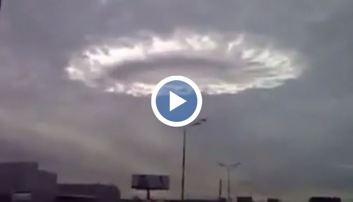 Коментарите за странното явление варират от торнадо до извънземни