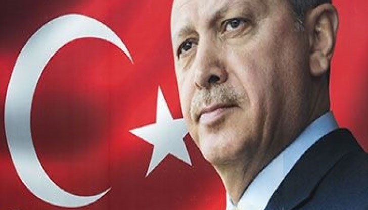 Турските власти са издали заповеди за ареста на 42-ма журналисти