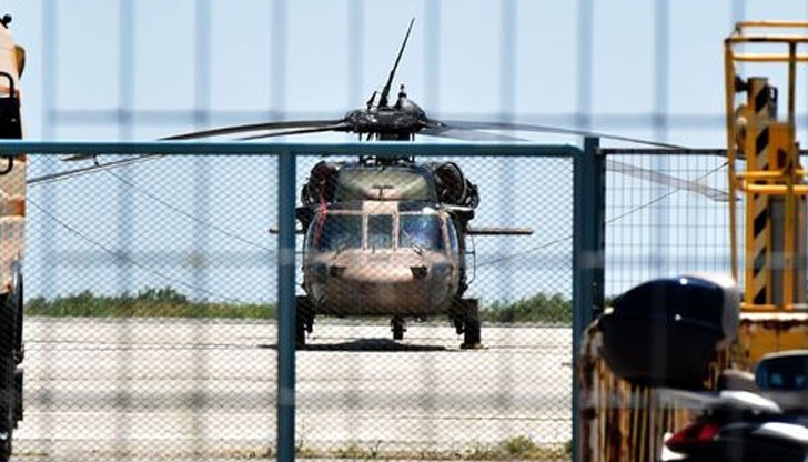 Гърция ще върне осемте превратника, които кацнаха днес с военен хеликоптер от Истанбул до Александруполис