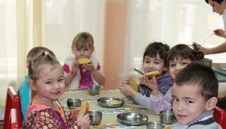 Деца от варненската детска градина „Слънчо” са постъпили в инфекциозно отделение със съмнения за хранително натравяне / Снимката е илюстративна/